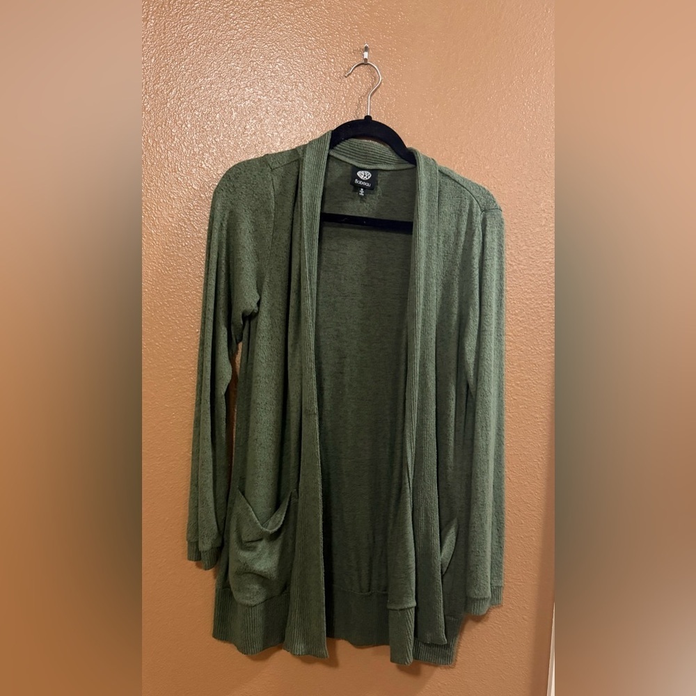 Jemmy Brushed Open Pocket Cardigan by bobeau. Olive/light forest green. - Picture 4 of 10